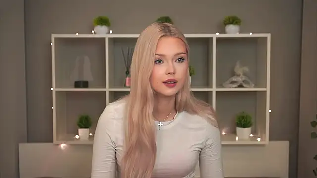 Snapshot of KaryTasch chatting on October 28, 2025, 9:58 pm KaryTasch online show from October 28, 2025, 9:58 pm