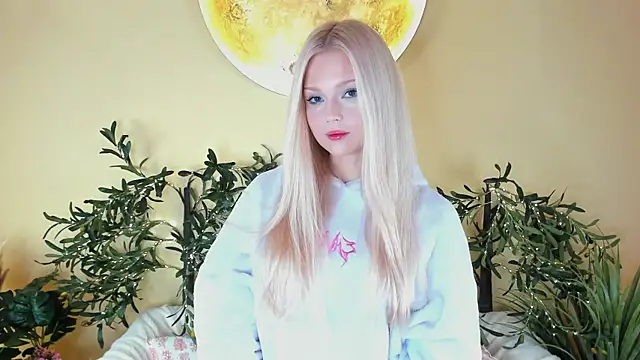 Snapshot of KaryTasch chatting on October 14, 2025, 8:37 am KaryTasch online show from October 14, 2025, 8:37 am