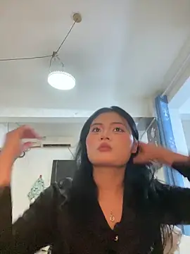 lan-xinh1 online show from October 21, 2025, 5:07 am