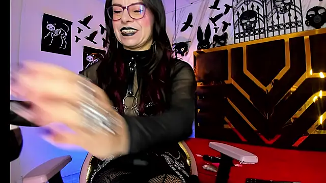 Snapshot of Evangelinejoness_ chatting on November 3, 2025, 11:47 am Evangelinejoness online show from November 3, 2025, 11:47 am