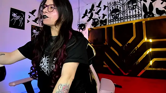 Snapshot of Evangelinejoness_ chatting on November 6, 2025, 11:36 am Evangelinejoness online show from November 6, 2025, 11:36 am