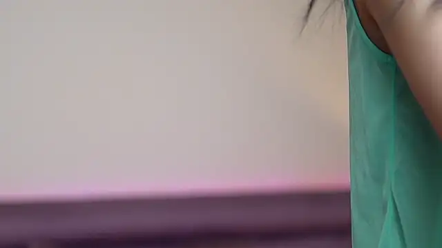 JoelleApril online show from February 4, 2026, 9:43 pm