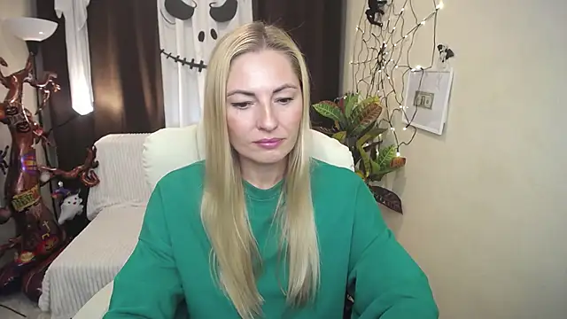 Snapshot of AnitaBlommby chatting on October 12, 2025, 12:17 pm AnitaBlommby online show from October 12, 2025, 12:17 pm