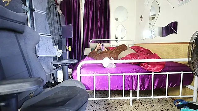 Snapshot of maddy_kinky chatting on October 12, 2025, 1:23 pm maddy kinky online show from October 12, 2025, 1:23 pm