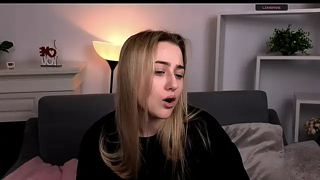 Lulu   Moon online show from March 12, 2026, 9:41 pm