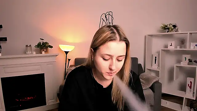 Lulu   Moon online show from April 10, 2026, 9:22 pm