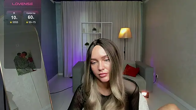 Snapshot of LanaDeRose chatting on November 17, 2025, 2:26 am LanaDeRose online show from November 17, 2025, 2:26 am