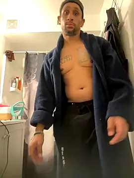 MrDLlongcrippler10inch online show from October 27, 2025, 4:08 pm