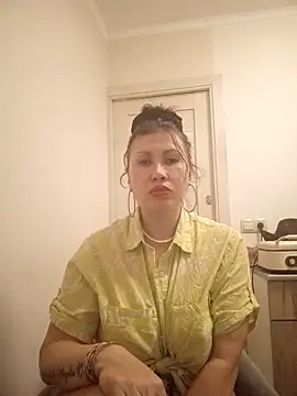 Snapshot of Ambika_beauty chatting on December 4, 2025, 2:49 pm Ambika beauty online show from December 4, 2025, 2:49 pm