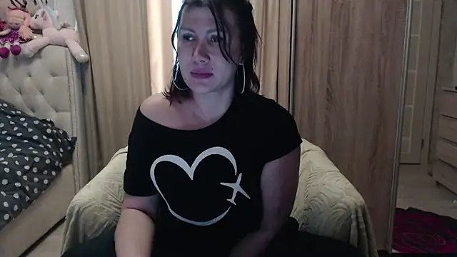 Snapshot of Ambika_beauty chatting on November 27, 2025, 10:27 am Ambika beauty online show from November 27, 2025, 10:27 am