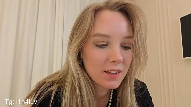 AIicaparkerc online show from November 13, 2025, 9:19 pm