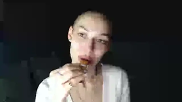 Snapshot of Daphne_Darkthorn chatting on November 4, 2025, 6:11 pm Daphne Darkthorn online show from November 4, 2025, 6:11 pm