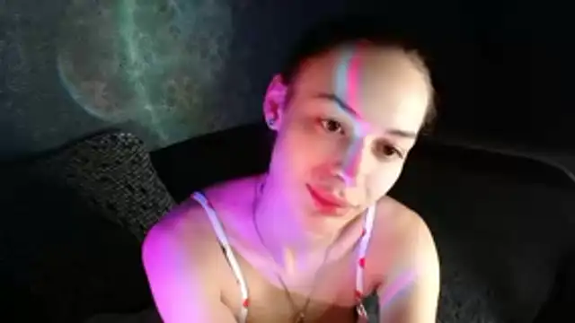 Snapshot of Daphne_Darkthorn chatting on November 15, 2025, 8:02 pm Daphne Darkthorn online show from November 15, 2025, 8:02 pm