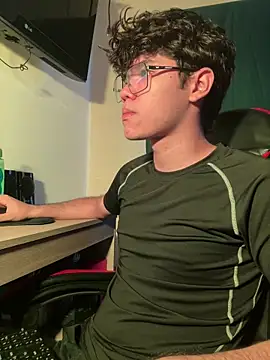 Snapshot of Im_Camii chatting on December 20, 2025, 8:33 pm Im Camii online show from December 20, 2025, 8:33 pm