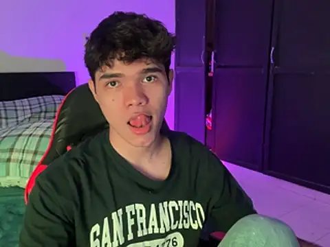 Snapshot of Im_Camii chatting on April 9, 2026, 4:35 pm Im Camii online show from April 9, 2026, 4:35 pm