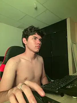 Snapshot of Im_Camii chatting on March 1, 2026, 7:36 pm Im Camii online show from March 1, 2026, 7:36 pm