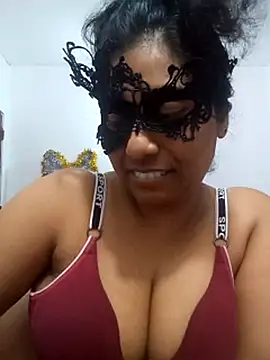 Snapshot of Expose_Queen chatting on June 19, 2026, 6:36 pm Expose Queen online show from June 19, 2026, 6:36 pm