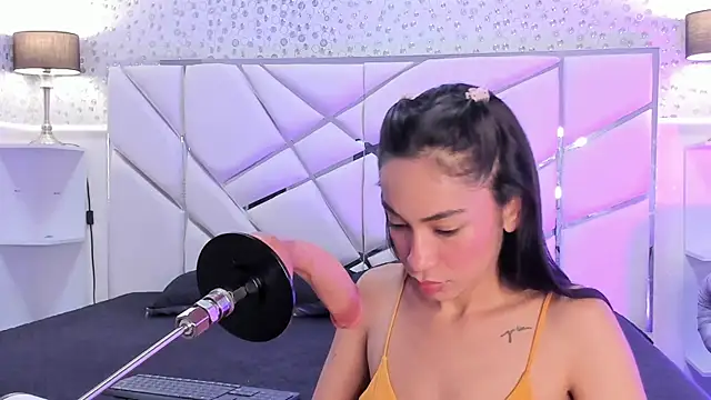 GabbiePrice online show from April 2, 2026, 12:45 pm