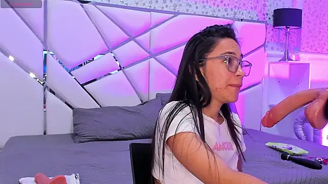 GabbiePrice online show from March 1, 2026, 11:21 am