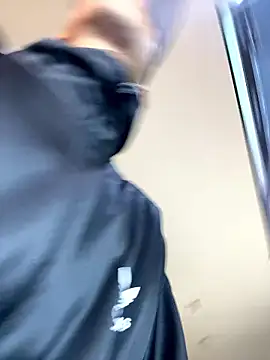 Snapshot of DerryAndIzzy chatting on January 10, 2026, 5:36 am DerryAndIzzy online show from January 10, 2026, 5:36 am