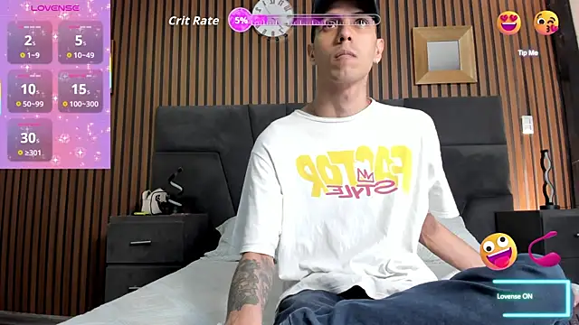 DerryAndIzzy online show from October 22, 2025, 4:12 am