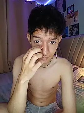 Snapshot of heyy_noah11 chatting on July 14, 2026, 2:05 am heyy noah11 online show from July 14, 2026, 2:05 am