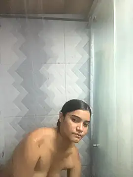 Molotov Explosive online show from November 10, 2025, 11:54 pm