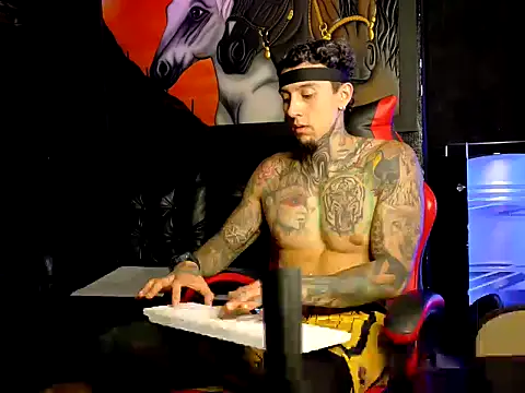 Molotov Explosive online show from November 24, 2025, 10:21 pm