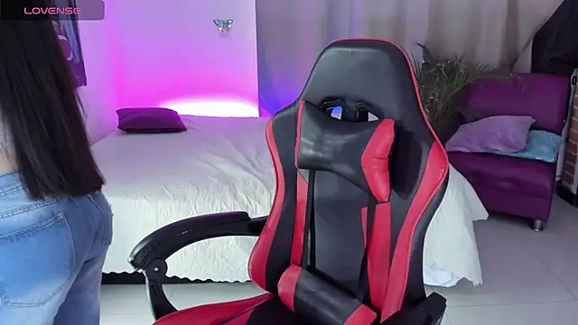 skarlett222 online show from December 2, 2025, 9:49 pm