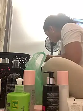 Belindamuller online show from November 11, 2025, 3:23 am