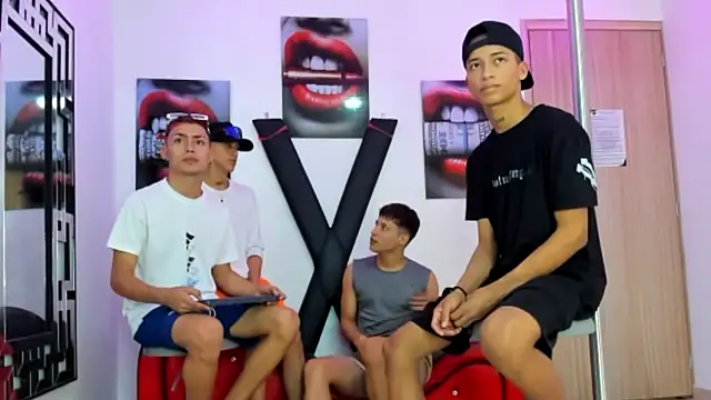 EMPIRE BOYS1 online show from October 31, 2025, 7:21 pm