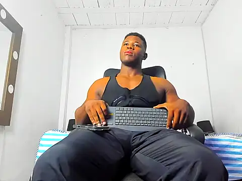 Snapshot of Michael_smitht chatting on October 28, 2025, 12:00 am Michael smitht online show from October 28, 2025, 12:00 am