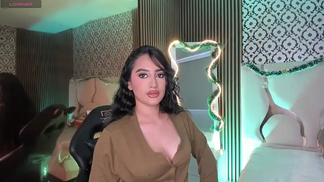 Snapshot of BEELLA_TAY1 chatting on November 29, 2025, 7:25 pm BEELLA TAY1 online show from November 29, 2025, 7:25 pm