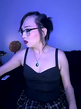 MiniMonroe online show from November 10, 2025, 9:58 am