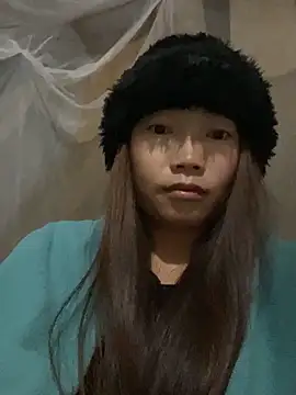 Snapshot of Maymay__ chatting on November 27, 2025, 5:57 pm Maymay online show from November 27, 2025, 5:57 pm