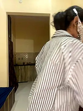 deepikaa aroraa online show from November 12, 2025, 10:52 am