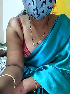 Snapshot of Best_Kannada_Couple chatting on October 27, 2025, 5:36 pm Best Kannada Couple online show from October 27, 2025, 5:36 pm