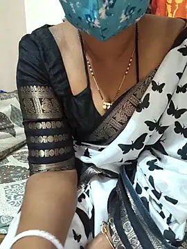 Snapshot of Best_Kannada_Couple chatting on December 16, 2025, 5:22 am Best Kannada Couple online show from December 16, 2025, 5:22 am