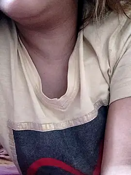 Snapshot of Tanha18 chatting on February 25, 2026, 10:48 am Tanha18 online show from February 25, 2026, 10:48 am