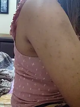 Snapshot of Tanha18 chatting on February 4, 2026, 12:33 pm Tanha18 online show from February 4, 2026, 12:33 pm