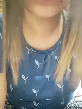 Snapshot of Tanha18 chatting on February 3, 2026, 12:43 am Tanha18 online show from February 3, 2026, 12:43 am