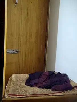 Snapshot of Tanha18 chatting on December 18, 2025, 8:08 am Tanha18 online show from December 18, 2025, 8:08 am