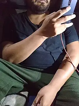 axel-spr online show from November 7, 2025, 4:39 am