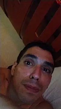 Snapshot of Kike8090 chatting on December 18, 2025, 8:41 am Kike8090 online show from December 18, 2025, 8:41 am