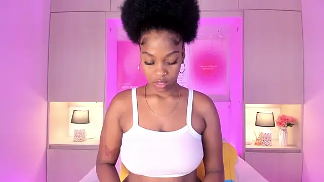 MaraBaker online show from October 28, 2025, 12:04 pm