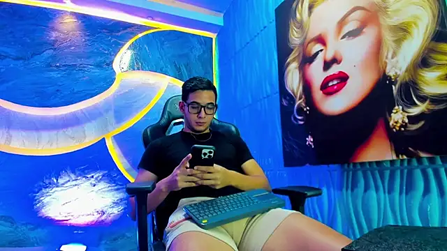 hot latin boy  online show from October 11, 2025, 1:56 pm