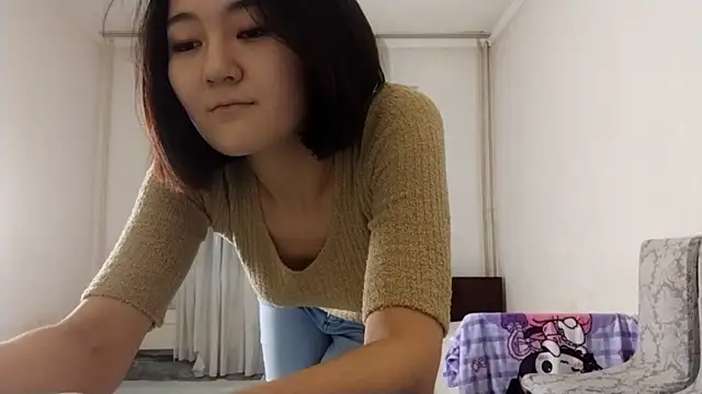 Snapshot of Lyndasilk chatting on December 1, 2025, 4:19 pm Lyndasilk online show from December 1, 2025, 4:19 pm