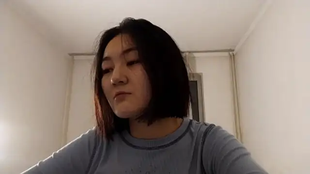 Snapshot of Lyndasilk chatting on December 3, 2025, 5:23 pm Lyndasilk online show from December 3, 2025, 5:23 pm