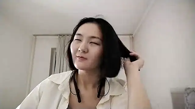 Snapshot of Lyndasilk chatting on November 23, 2025, 3:22 pm Lyndasilk online show from November 23, 2025, 3:22 pm