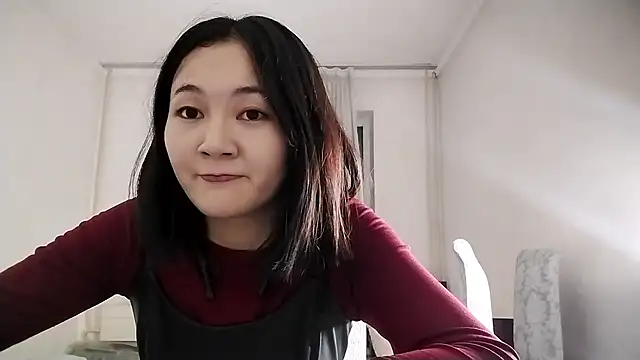 Snapshot of Lyndasilk chatting on November 15, 2025, 2:21 pm Lyndasilk online show from November 15, 2025, 2:21 pm